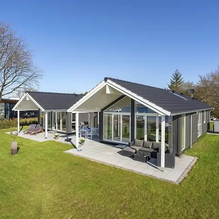 Lander - 20m From The Sea By Interhome